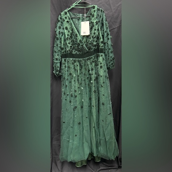 Mac Duggal 68440 NWT Green Floral Applique Long Sleeve A Line Gown - Picture 4 of 8